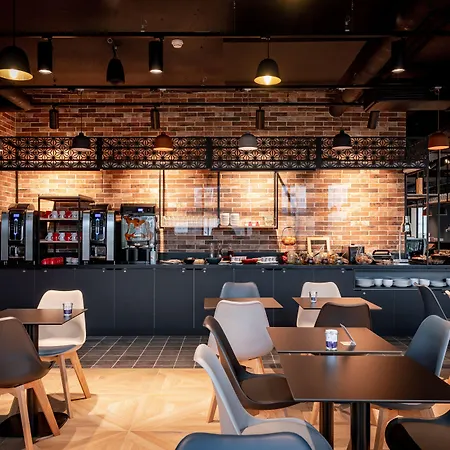 Ibis Budget Valenciennes Petite-forêt Hotel 2*