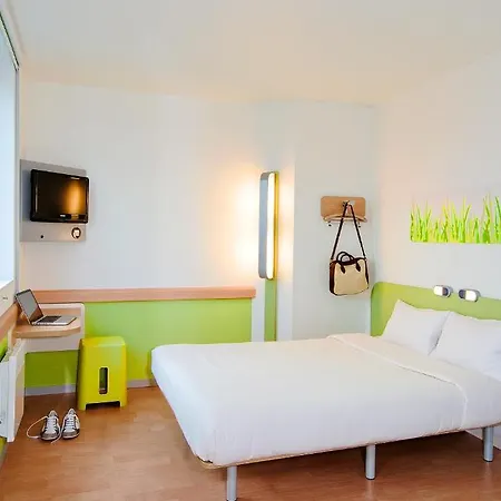 Ibis Budget Valenciennes 酒店 2*